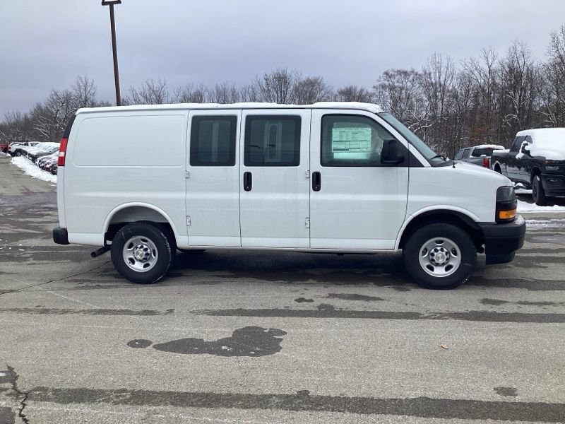 New 2025 Chevrolet Express 2500 image 8