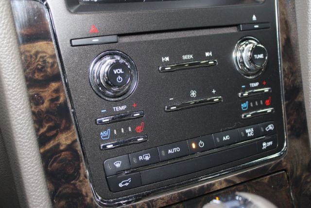 Used 2015 Lincoln Navigator 2WD image 18