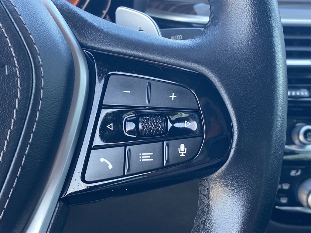 Used 2020 BMW 530i xDrive w/ Premium Package image 25