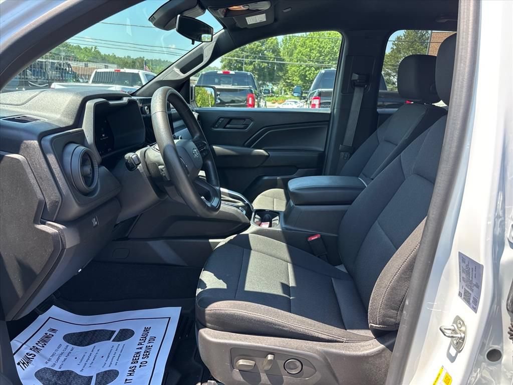 Used 2024 Chevrolet Colorado Trail Boss w/ Technology Package AWD/4WD image 23