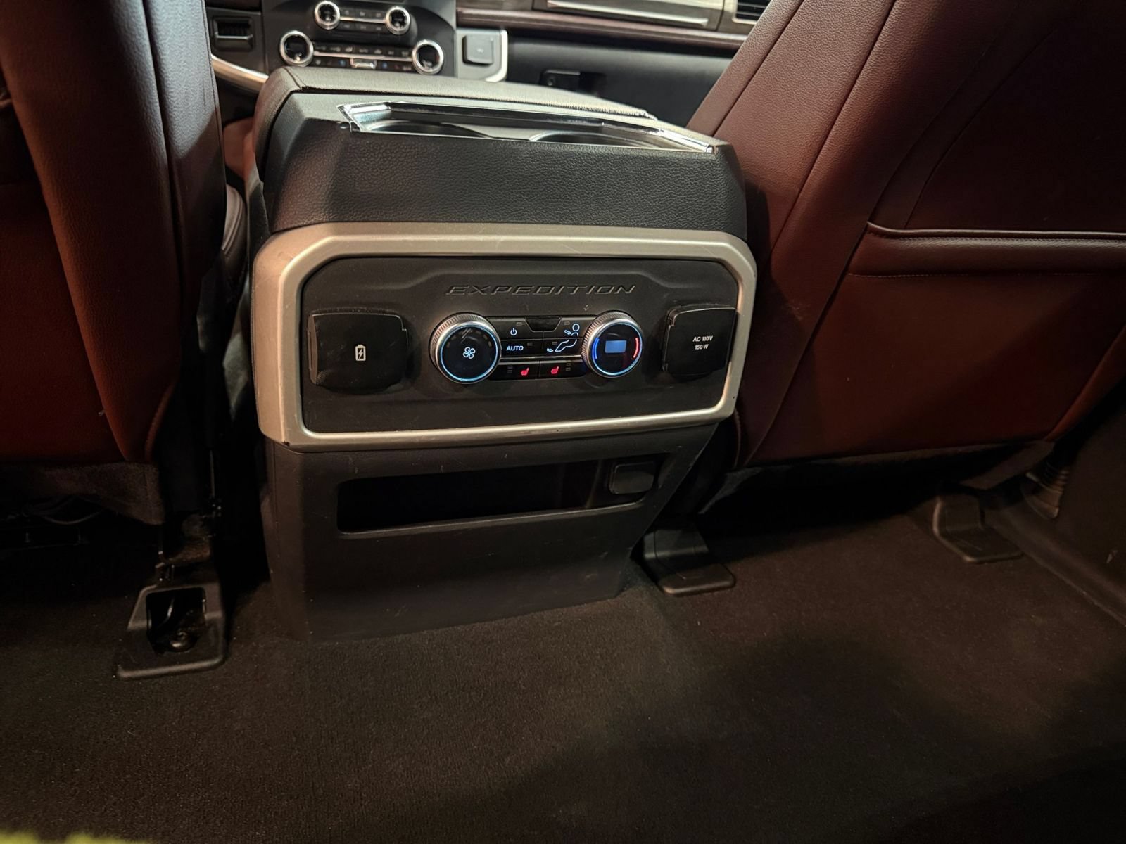 Used 2024 Ford Expedition Limited AWD/4WD image 20
