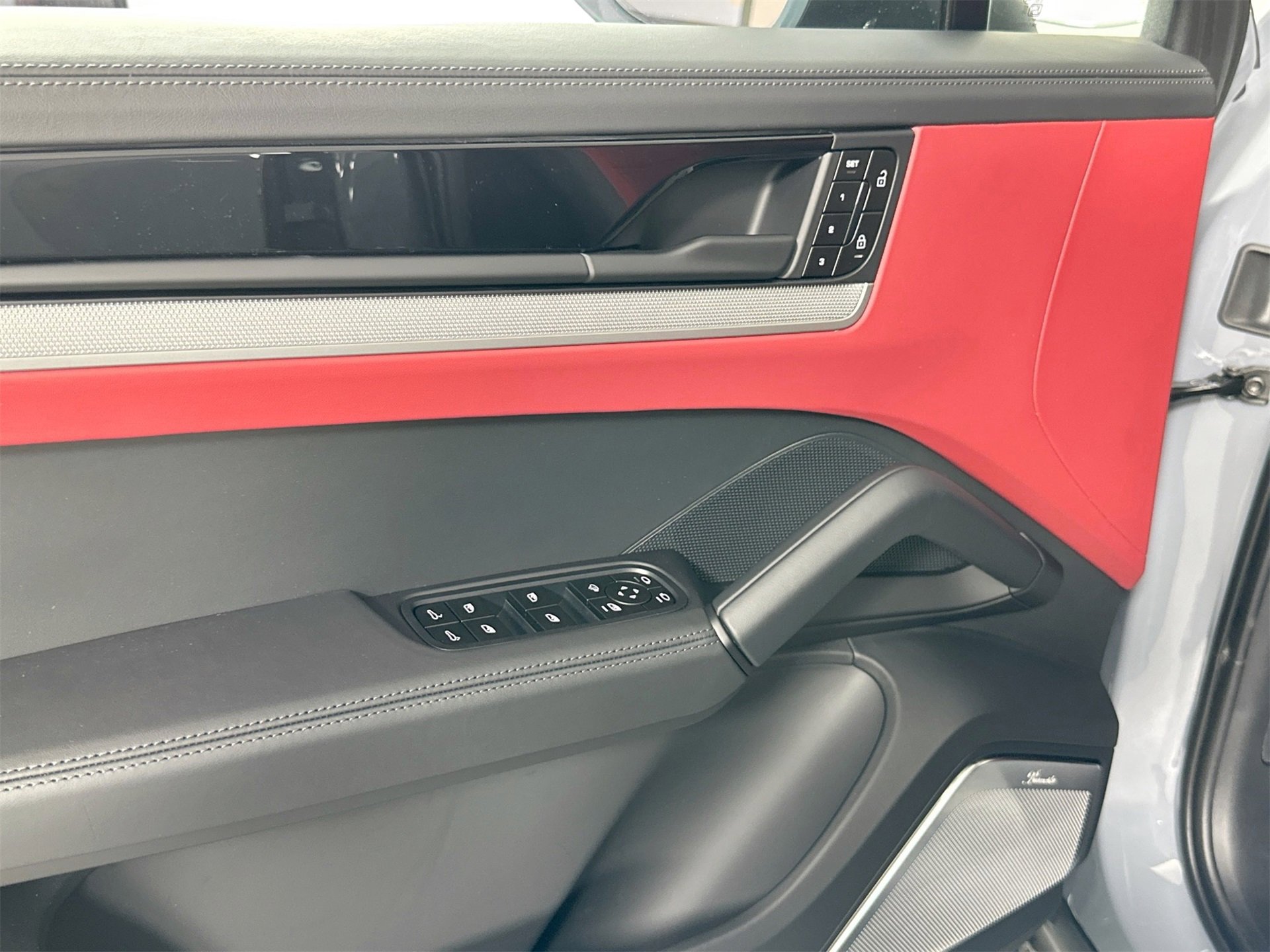 New 2026 Porsche Cayenne Coupe image 31