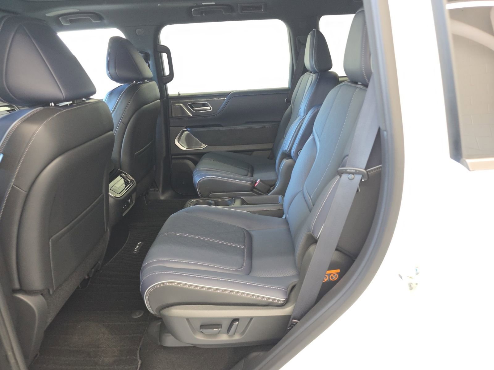 New 2026 INFINITI QX80 4WD image 24