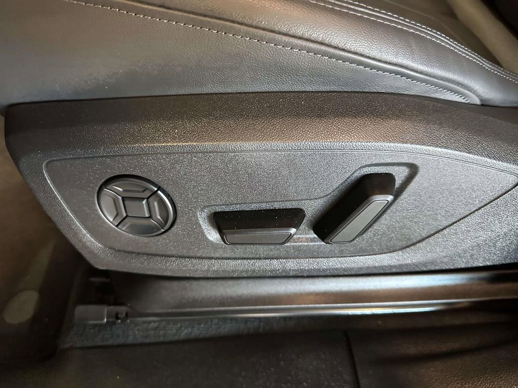 Used 2025 Audi Q3 2.0T Premium w/ Convenience Package AWD/4WD image 21