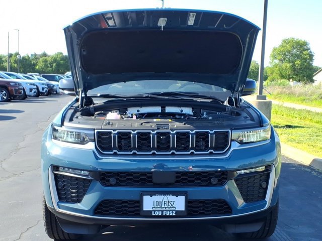 New 2026 Jeep Grand Cherokee L Limited w/ Luxury Tech Group II AWD/4WD image 23