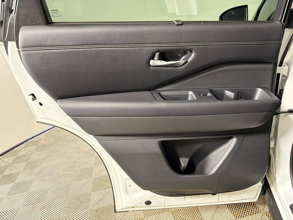 Used 2024 Nissan Pathfinder Platinum w/ Cargo Package FWD image 24