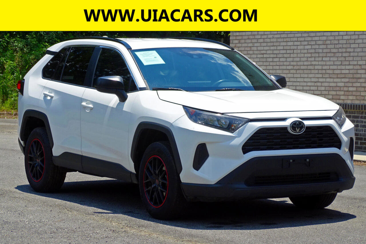 Used 2021 Toyota RAV4 LE image 5