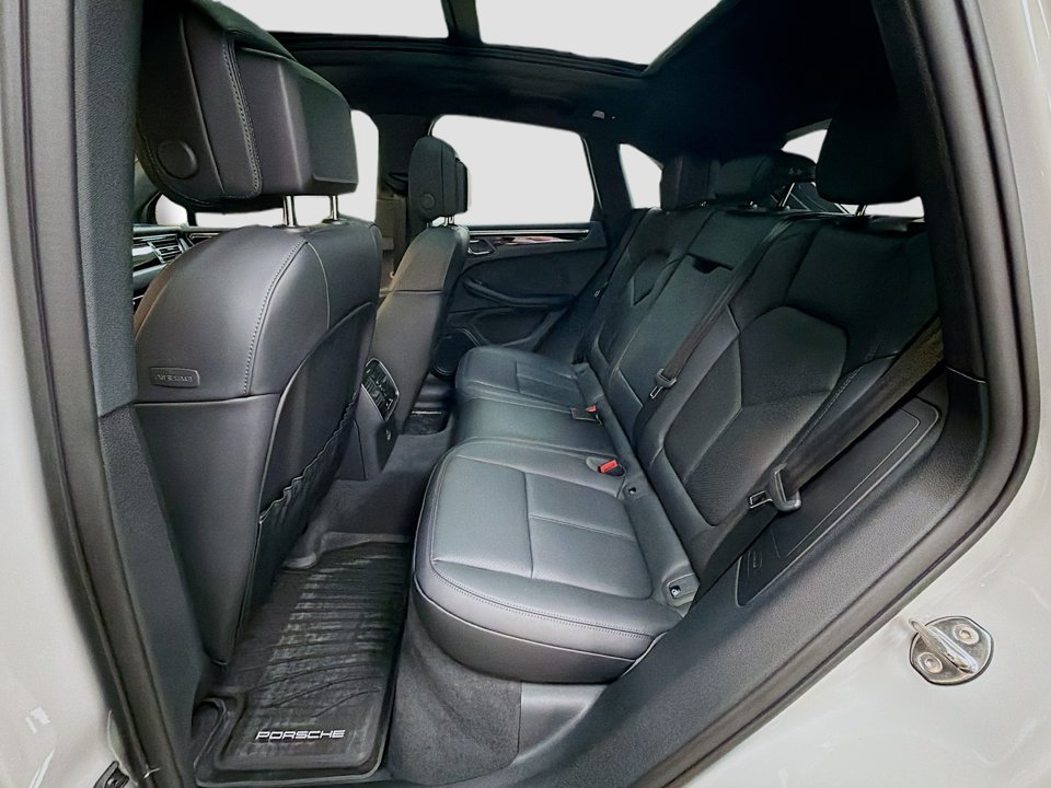 New 2026 Porsche Macan AWD/4WD image 24