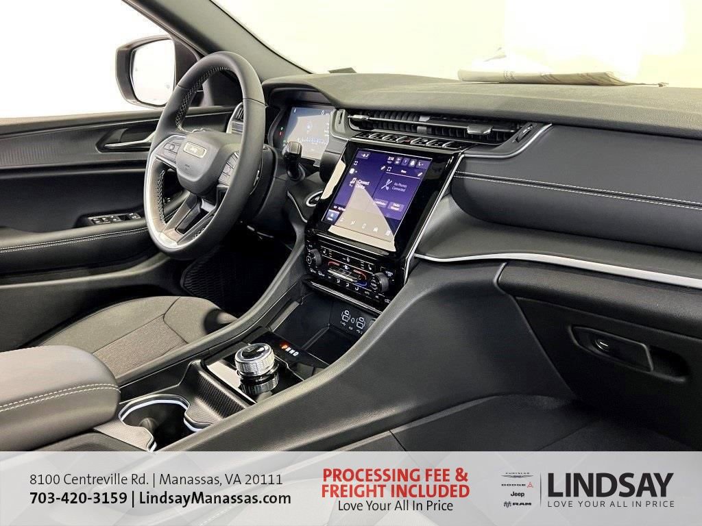 New 2025 Jeep Grand Cherokee Laredo X w/ Luxury Tech Group I AWD/4WD image 11