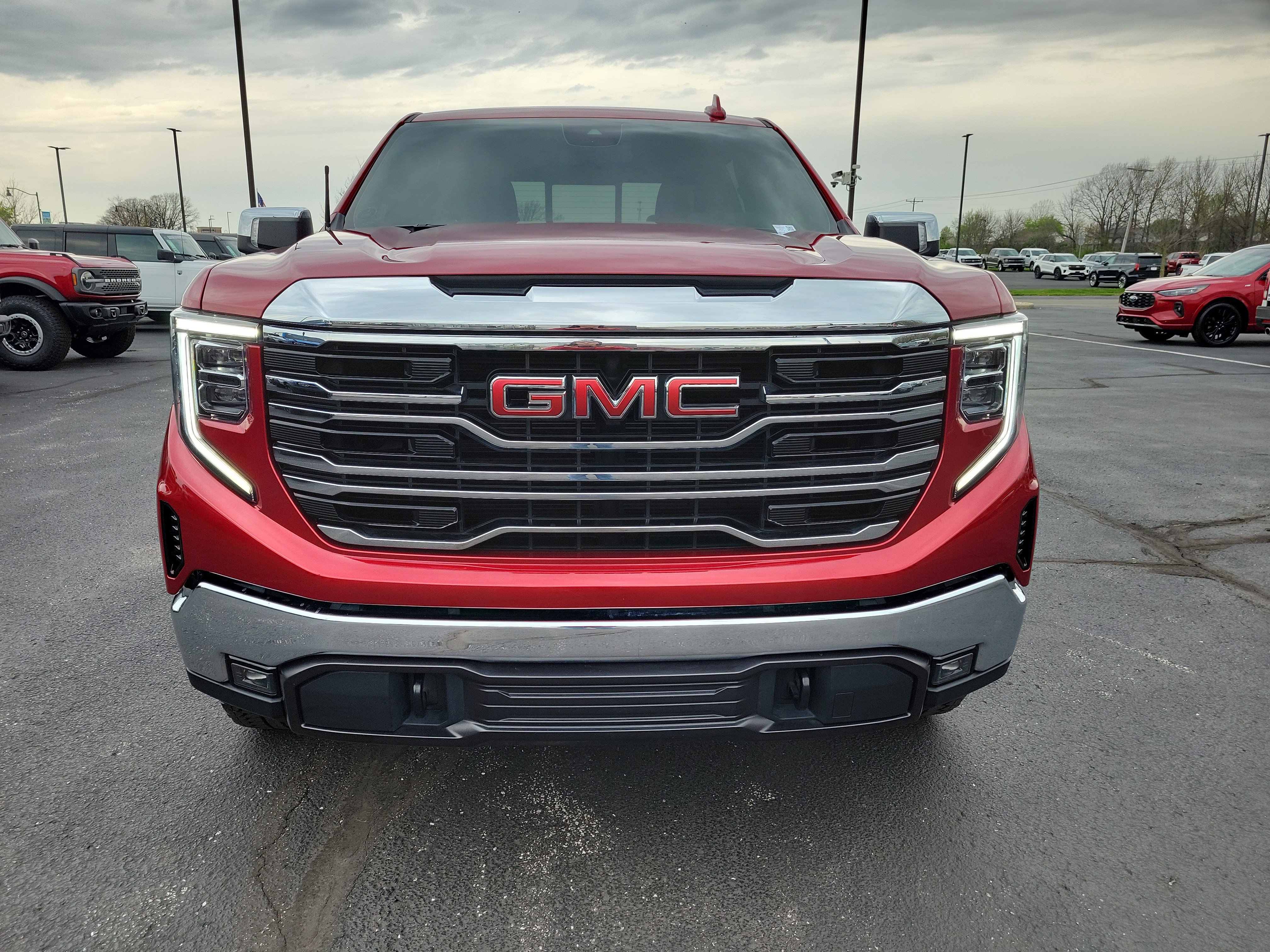 Used 2024 GMC Sierra 1500 SLT w/ SLT Premium Package image 6