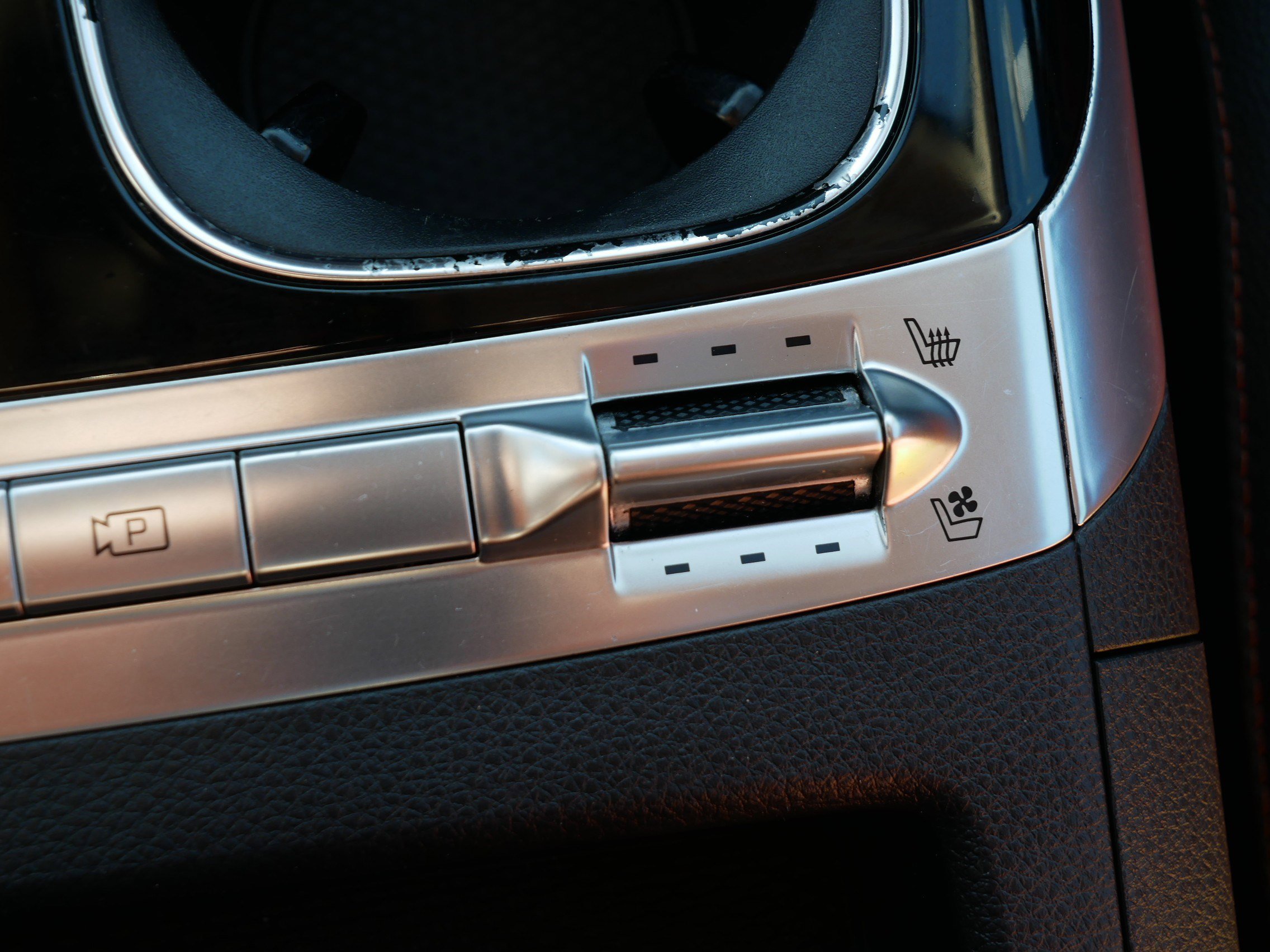 Certified 2024 Kia Carnival SX Prestige image 28