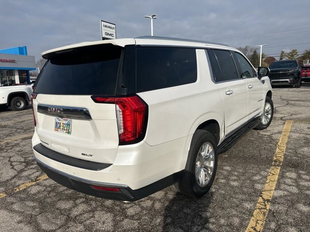 Used 2021 GMC Yukon XL SLT w/ SLT Premium Package image 4