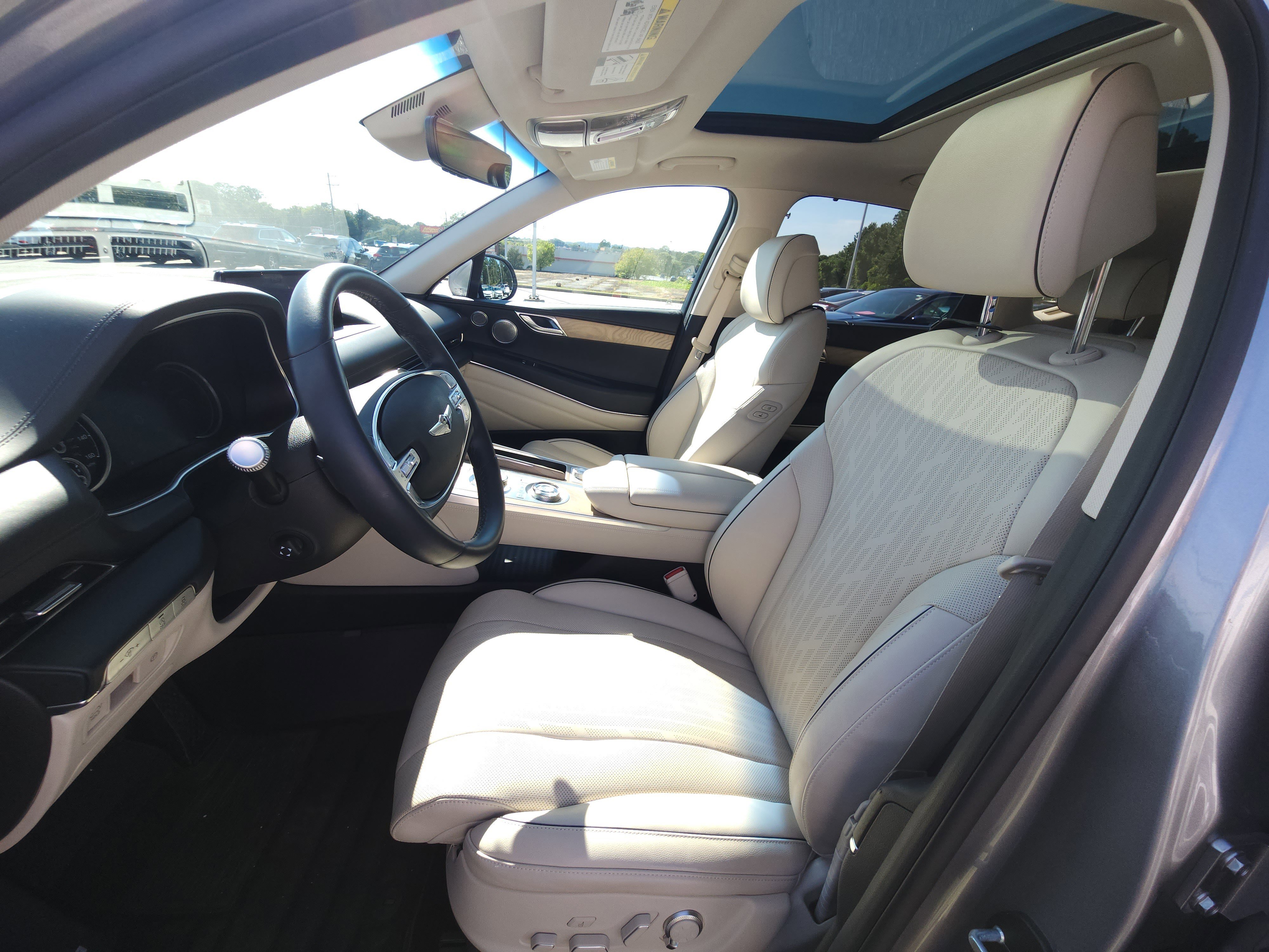 Used 2024 Genesis GV80 3.5T w/ Advanced Package image 17