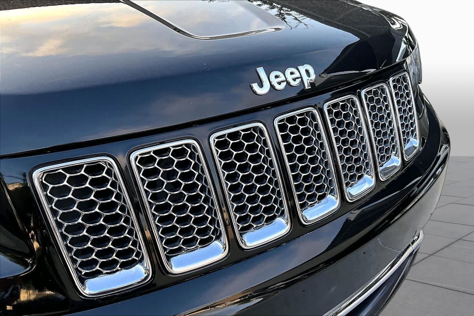Used 2014 Jeep Grand Cherokee Summit AWD/4WD image 32