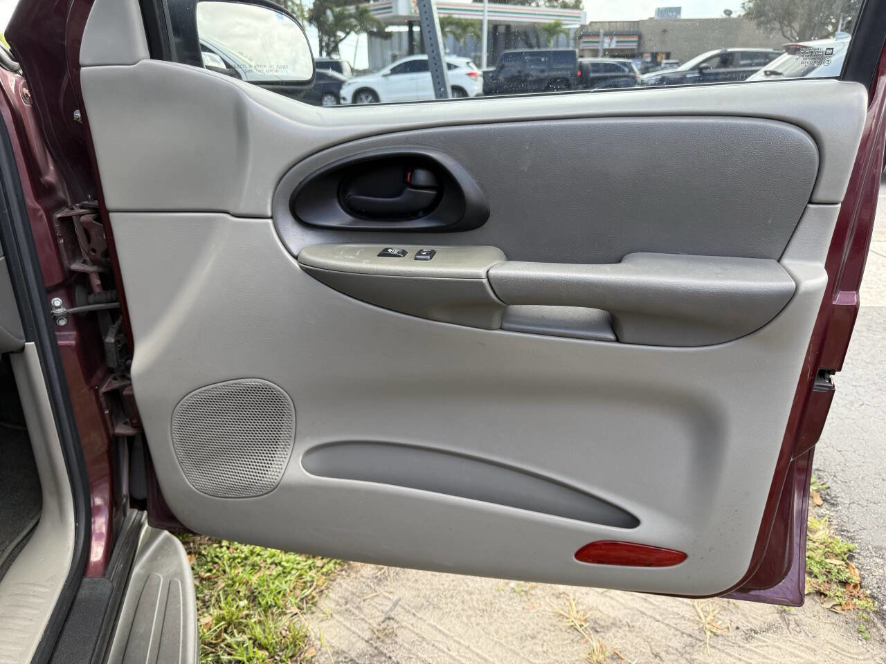 Used 2004 Chevrolet TrailBlazer LT w/ LT Preferred Equipment Group image 31