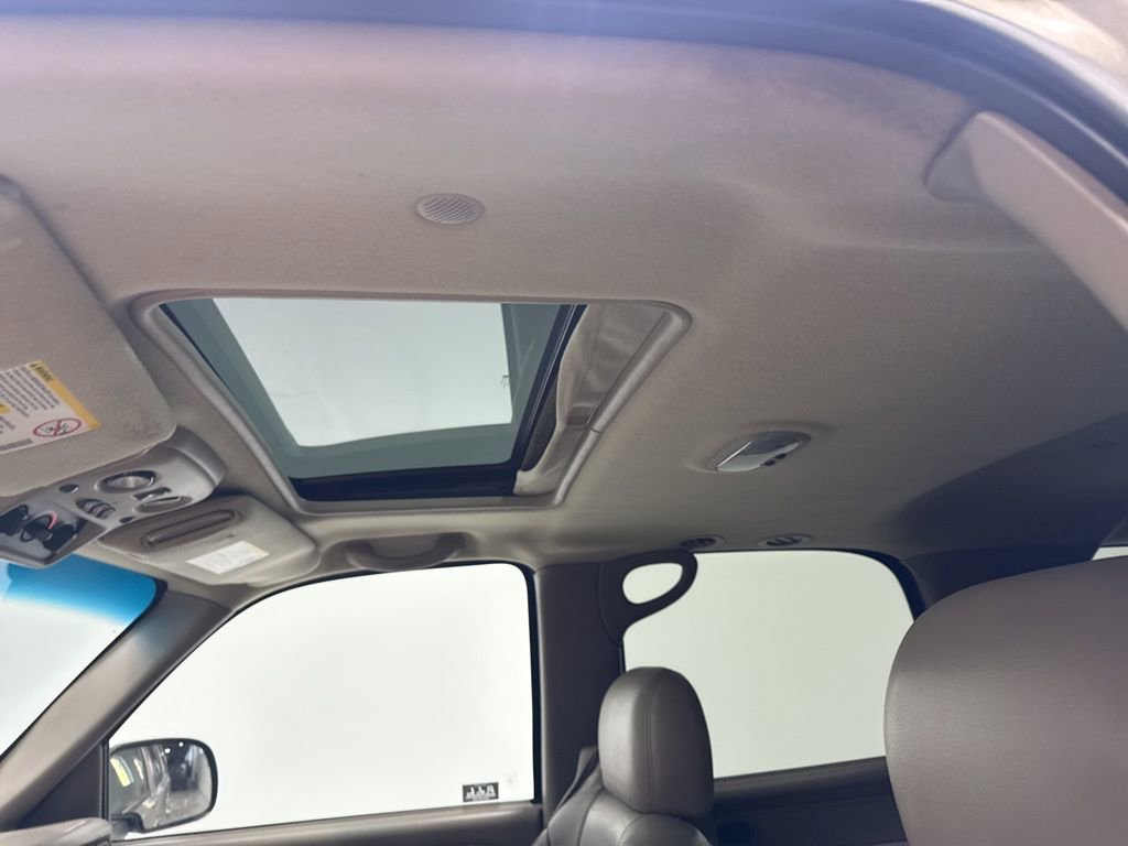 Used 2002 Chevrolet Tahoe LT image 25