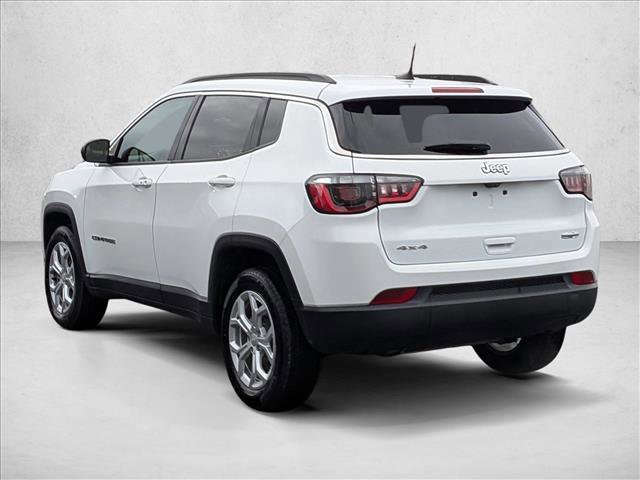 Used 2024 Jeep Compass Latitude image 8