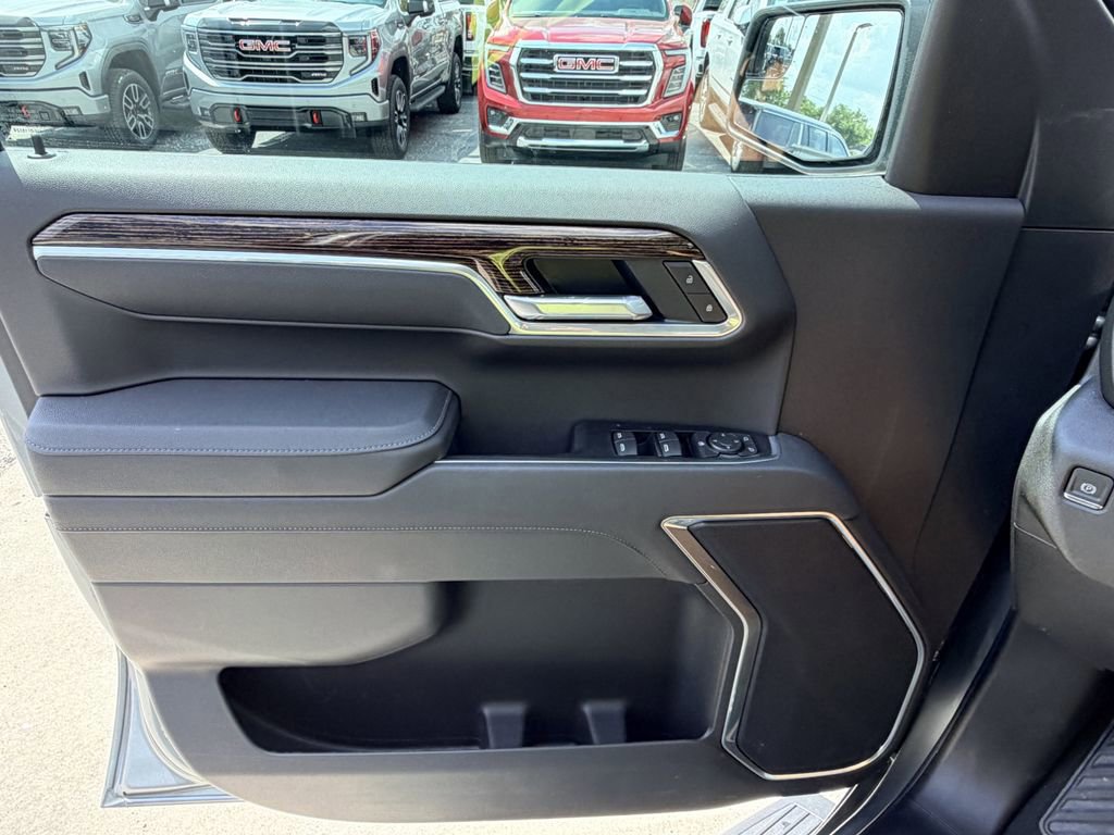 New 2026 GMC Sierra 1500 Elevation w/ LPO, Elevation Black Package image 23