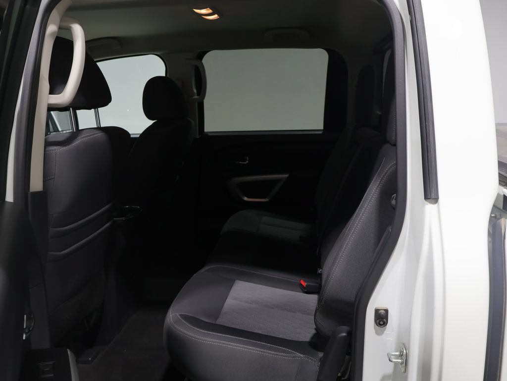 Used 2020 Nissan Titan SV w/ SV Convenience Package AWD/4WD image 16