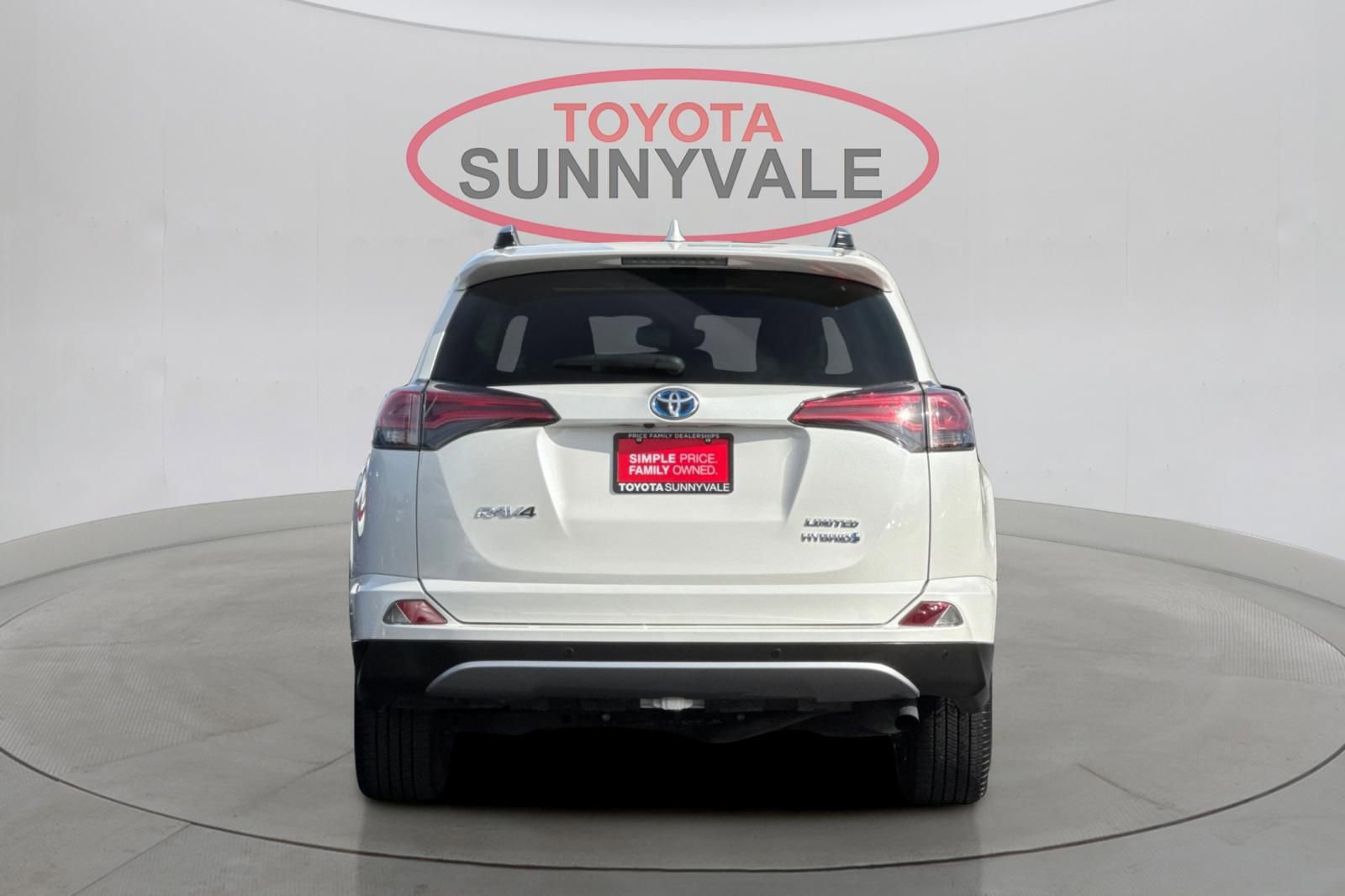 Certified 2018 Toyota RAV4 Limited w/ Advanced Technology Package image 9