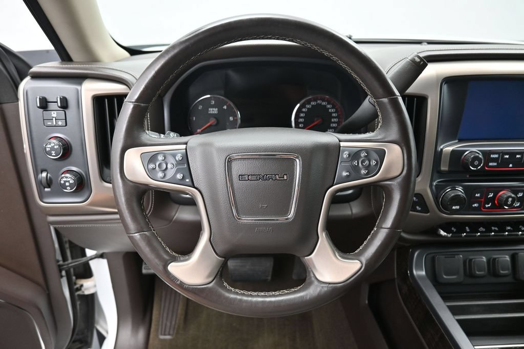 Used 2016 GMC Sierra 1500 Denali w/ Enhanced Driver Alert Package AWD/4WD image 17