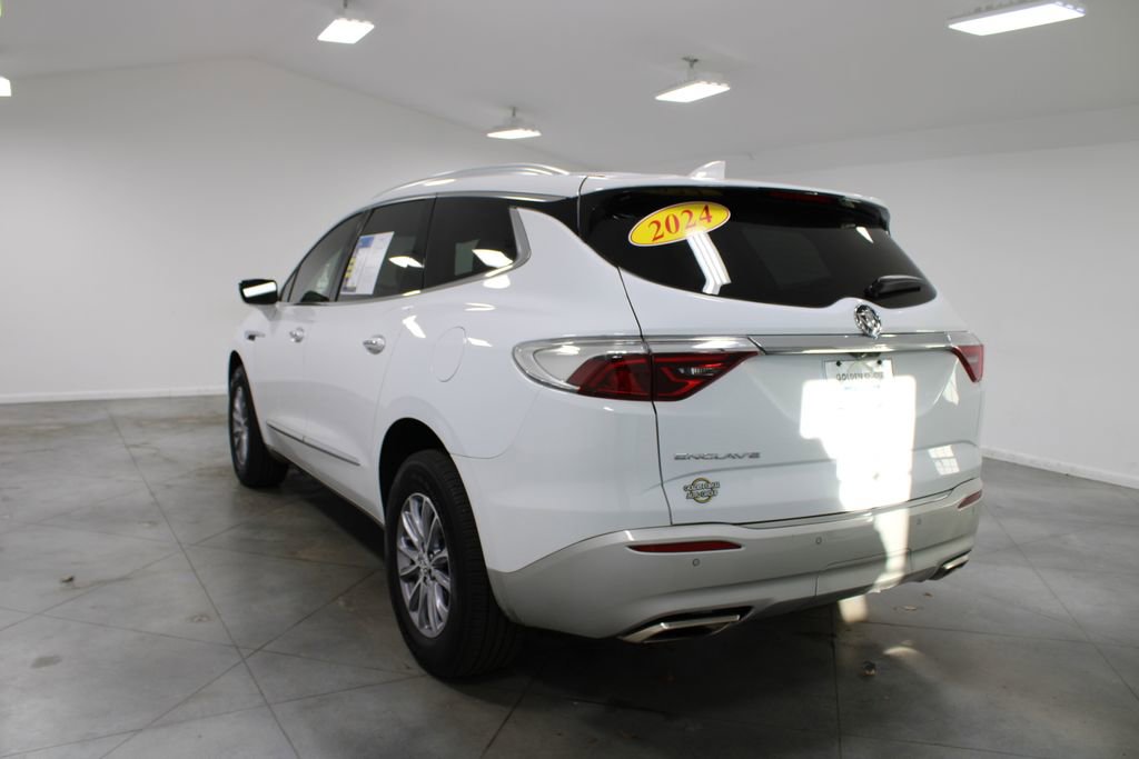 Used 2024 Buick Enclave Essence w/ Technology Package image 7