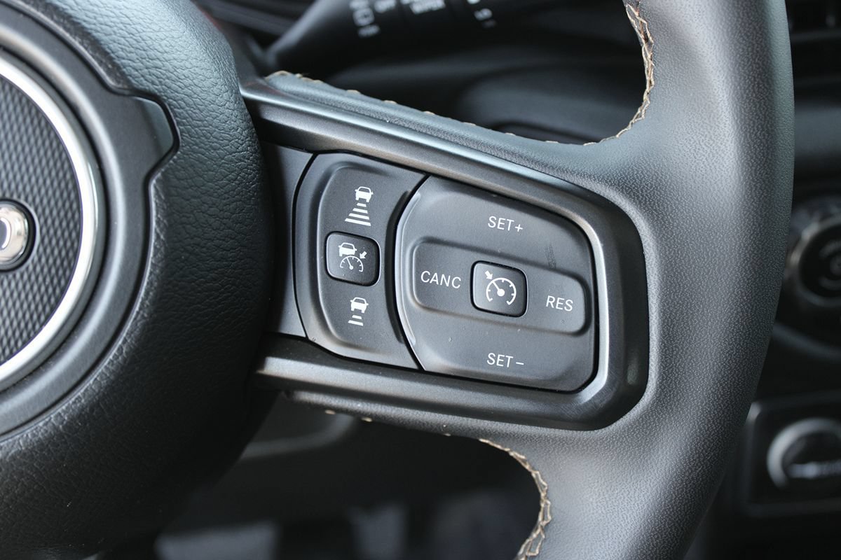 Used 2024 Jeep Wrangler Unlimited AWD/4WD image 10