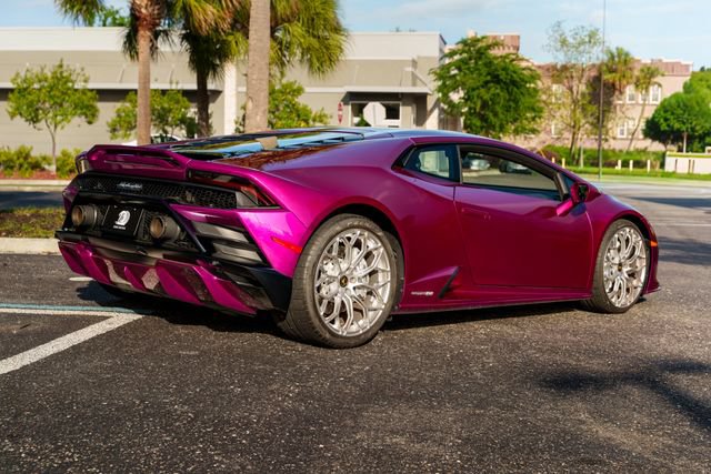 Used 2022 Lamborghini Huracan EVO RWD image 23