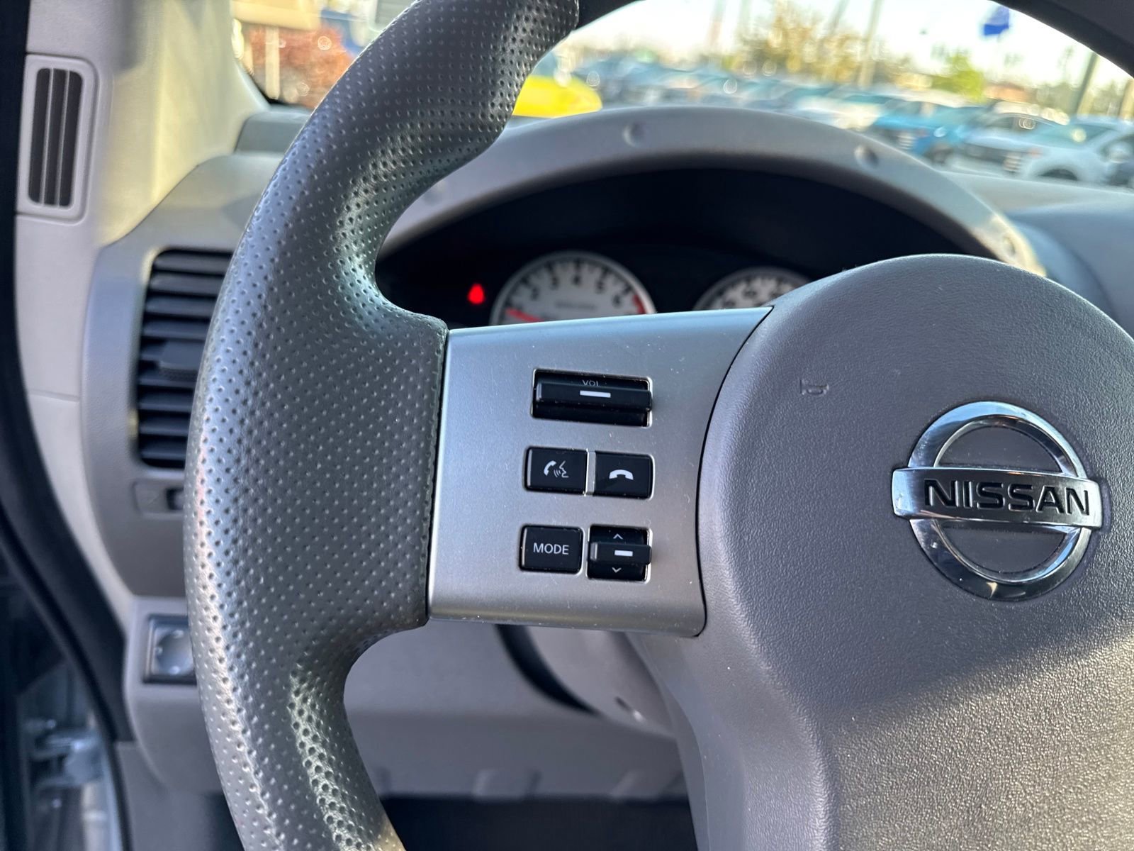 Used 2019 Nissan Frontier Desert Runner image 17