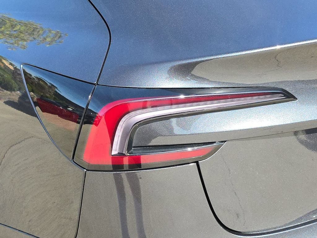 Used 2025 Tesla Model 3 Long Range AWD/4WD image 37