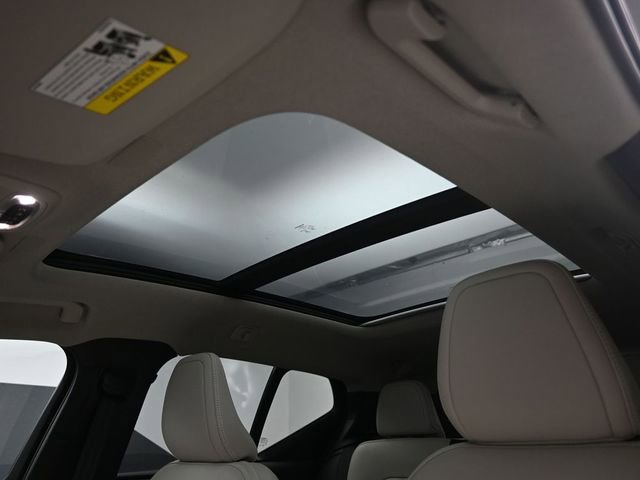 Used 2020 Volvo XC40 T5 Momentum w/ Premium Package image 19