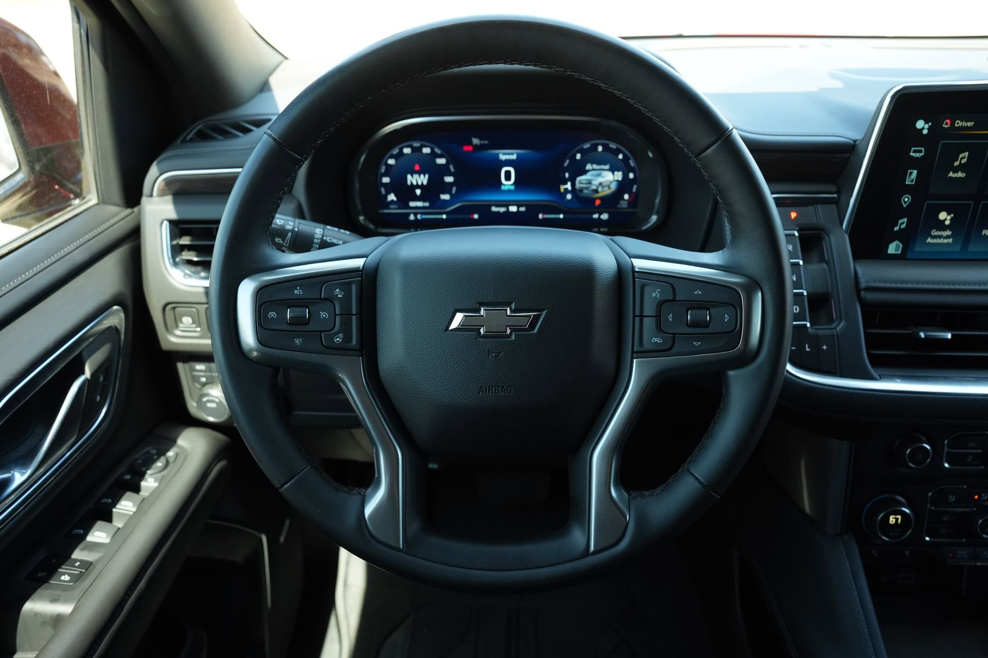 Used 2024 Chevrolet Tahoe Z71 w/ Luxury Package AWD/4WD image 9