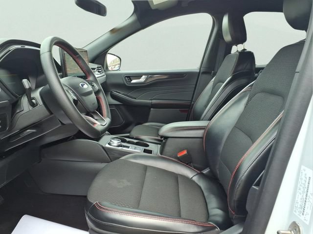 Used 2025 Ford Escape ST-Line w/ Tech Pack #1 AWD/4WD image 12