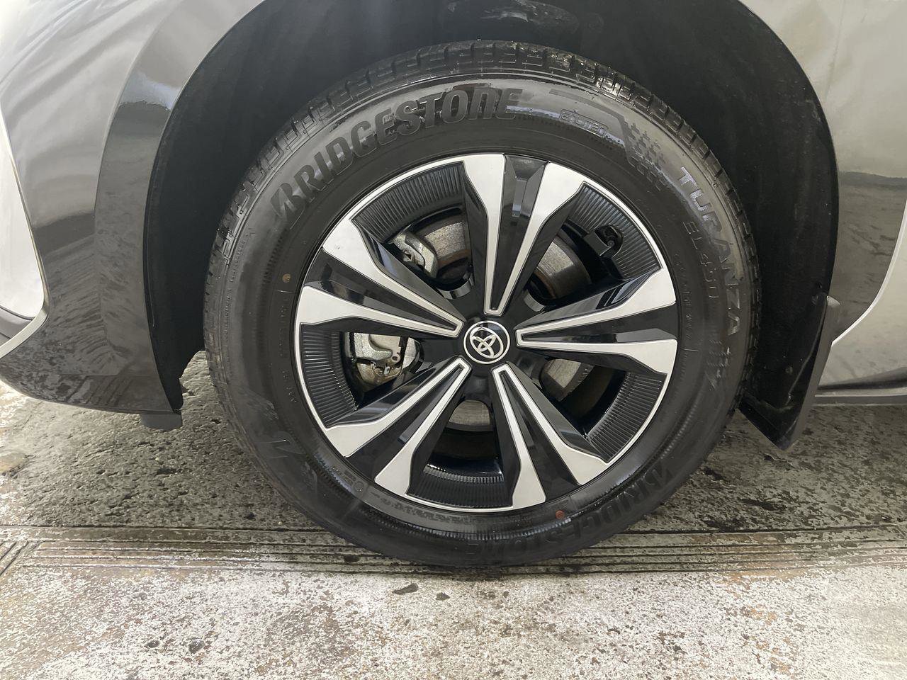 Used 2024 Toyota bZ4X XLE w/ Weather Package image 10