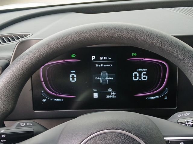 Used 2024 Kia Sportage LX image 9