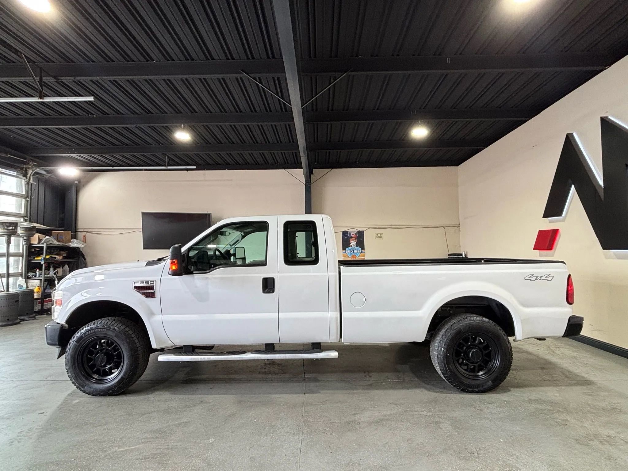 Used 2009 Ford F250 XL AWD/4WD image 5