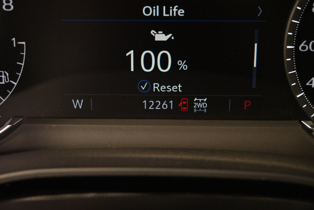 Used 2025 Cadillac XT6 Premium Luxury w/ LPO, Floor Liner Package AWD/4WD image 26