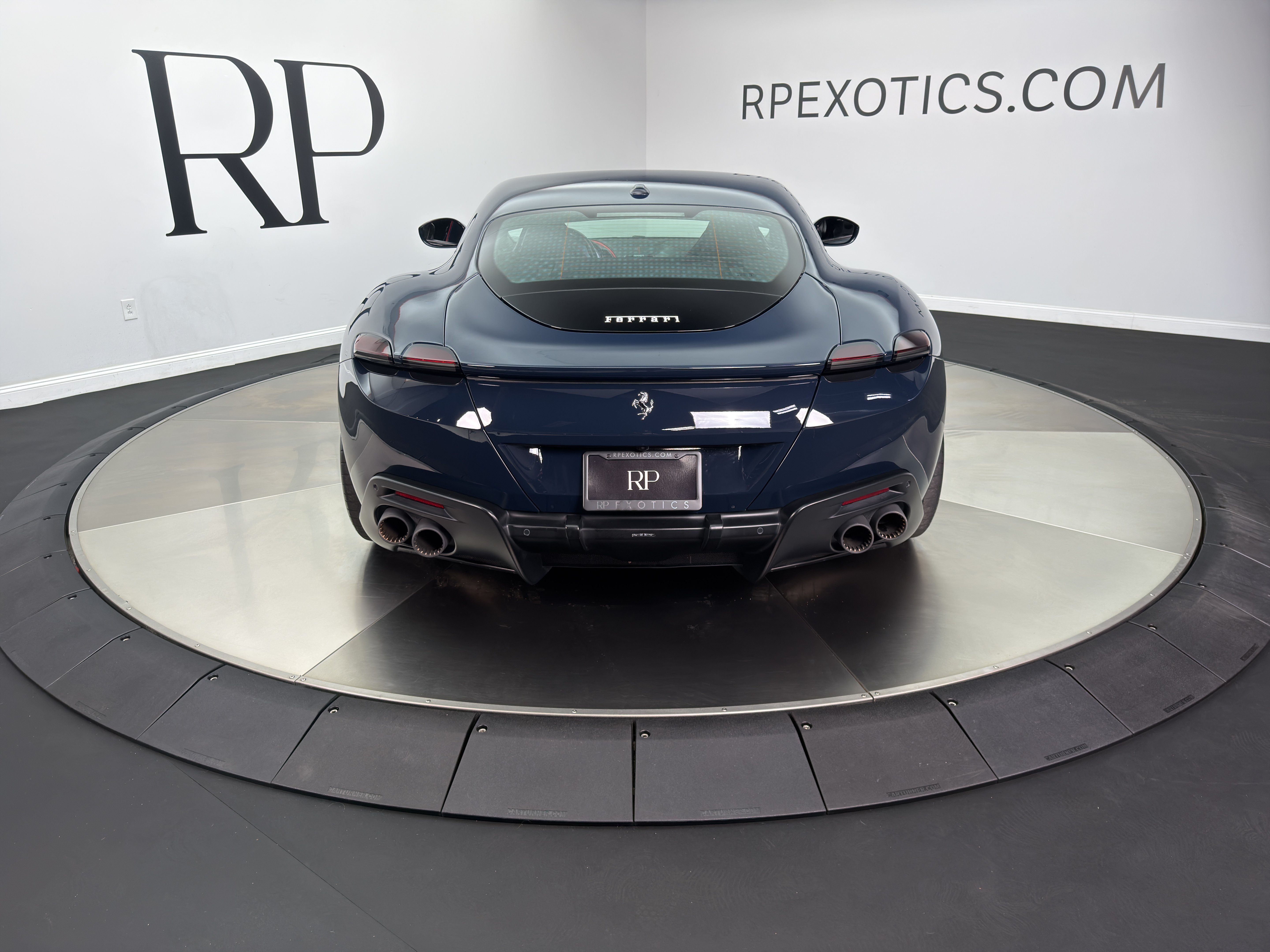 Used 2021 Ferrari Roma RWD image 5