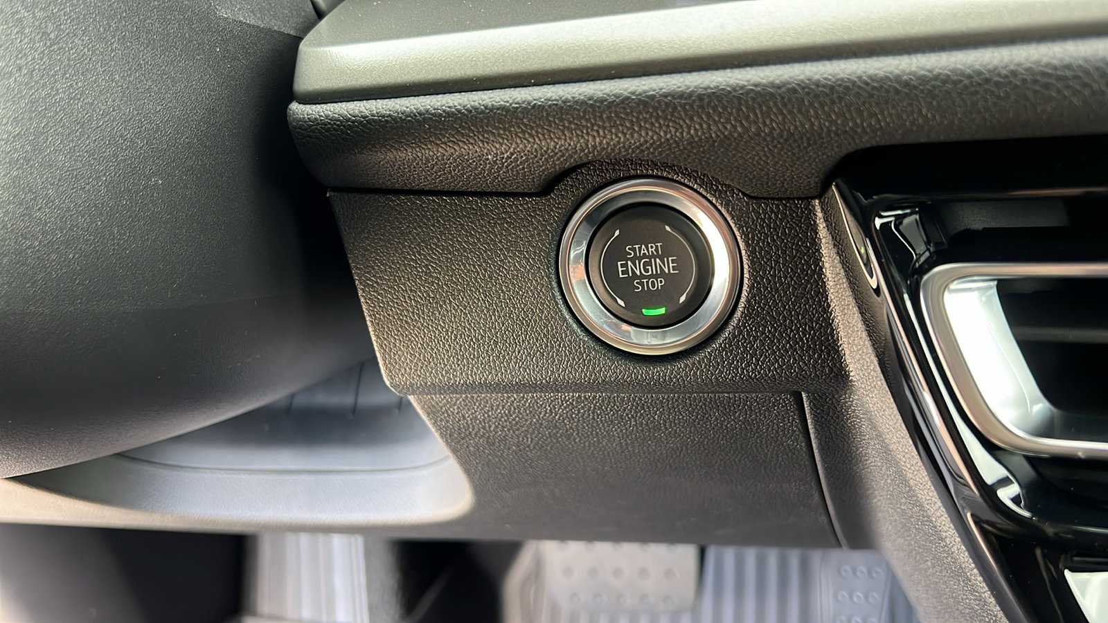 New 2026 Chevrolet Traverse LT w/ Midnight/Sport Edition image 24