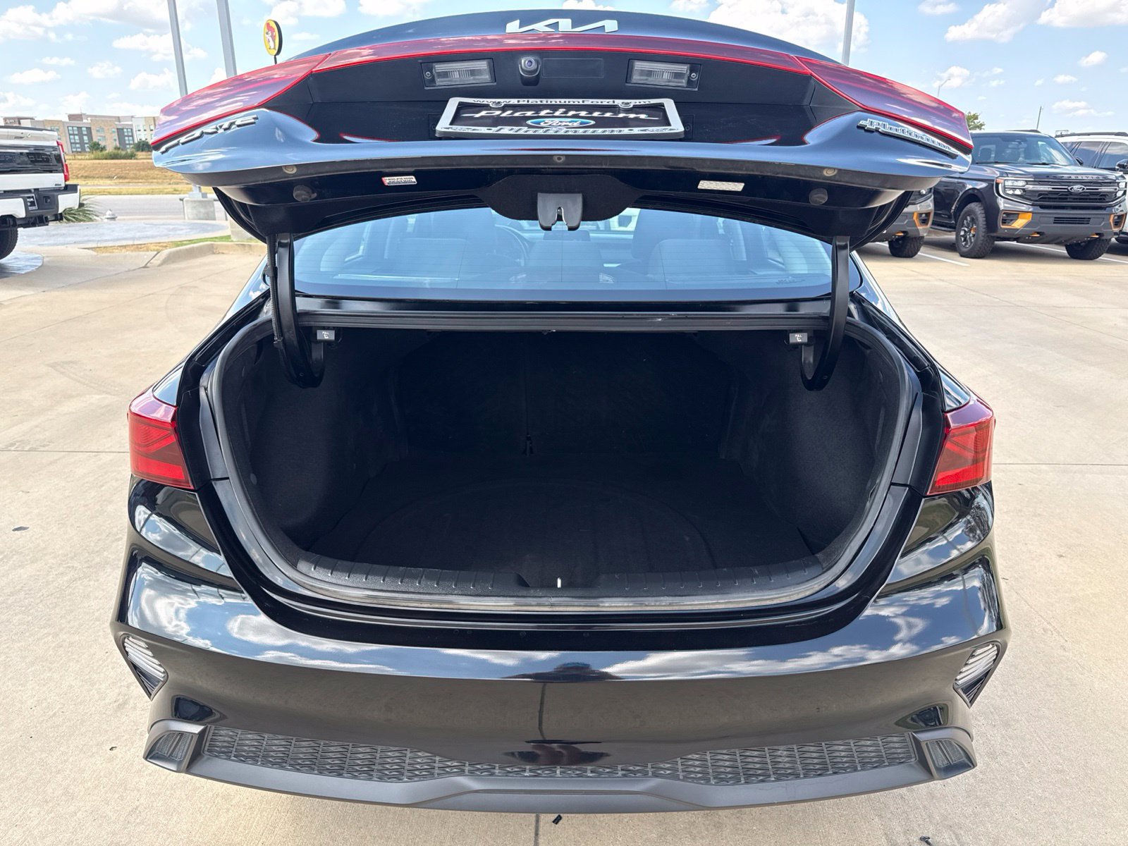 Used 2023 Kia Forte LXS FWD image 5