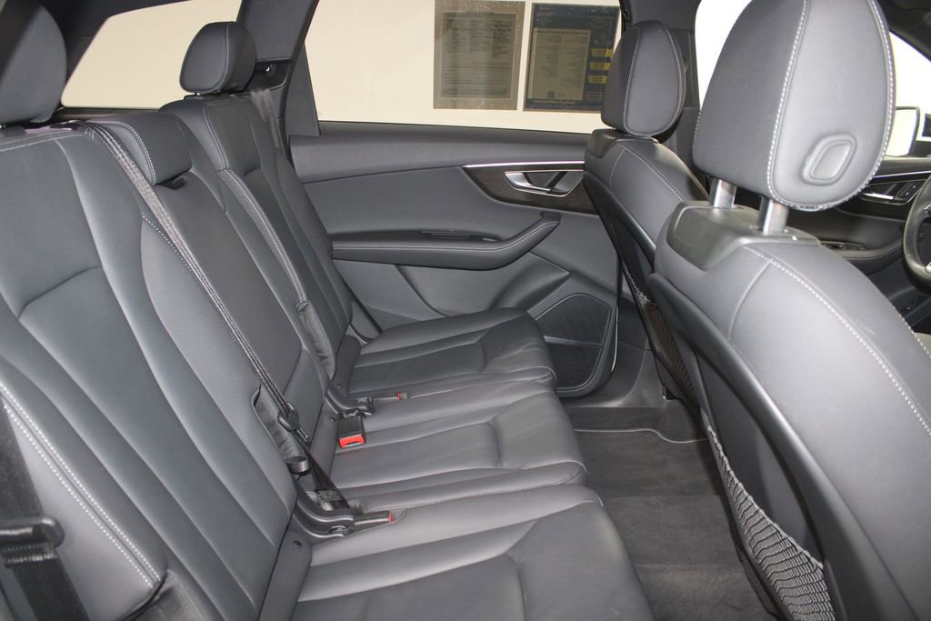 Used 2025 Audi Q7 3.0T Premium Plus AWD/4WD image 29