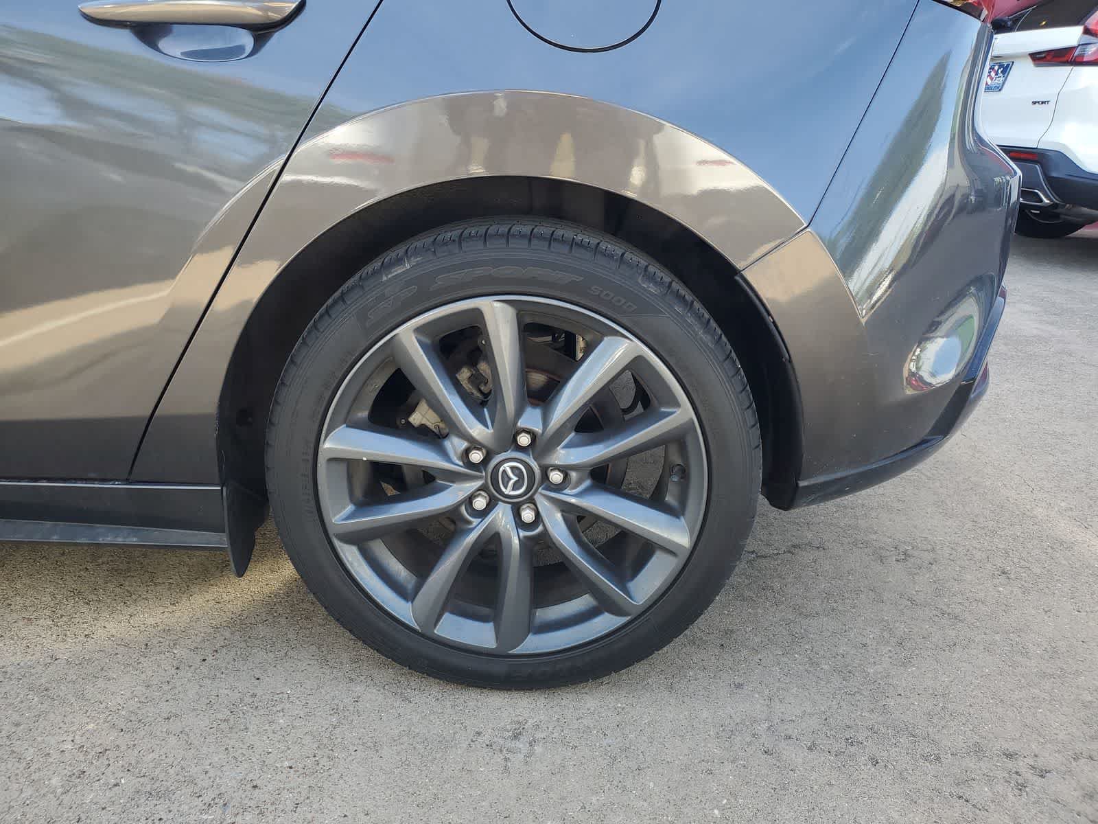 Used 2019 MAZDA MAZDA3 Hatchback FWD image 12