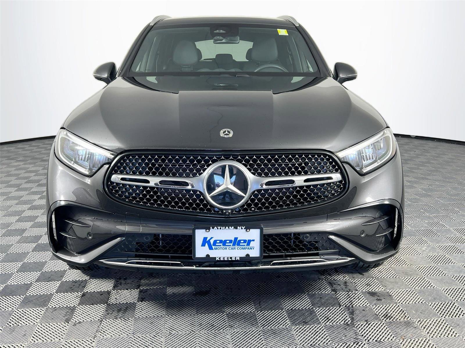 Used 2025 Mercedes-Benz GLC 300 4MATIC image 9