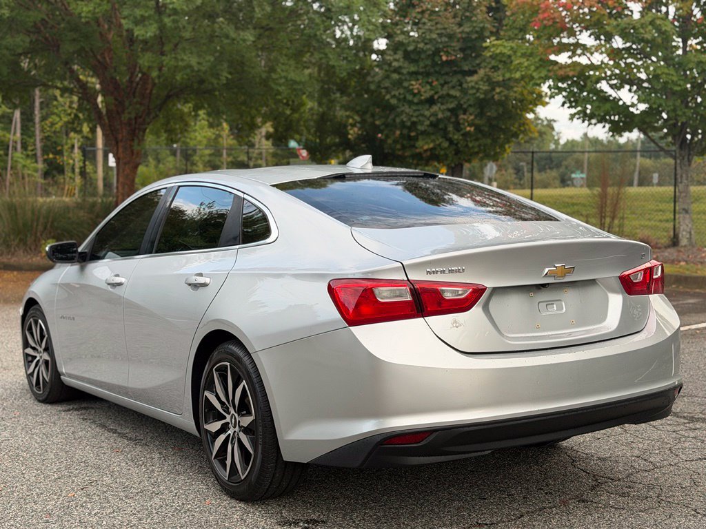 Used 2016 Chevrolet Malibu LT w/ Leather Package FWD image 3