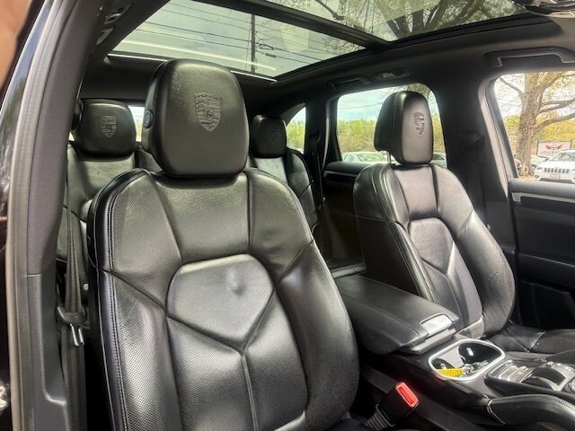 Used 2017 Porsche Cayenne Platinum Edition AWD/4WD image 15