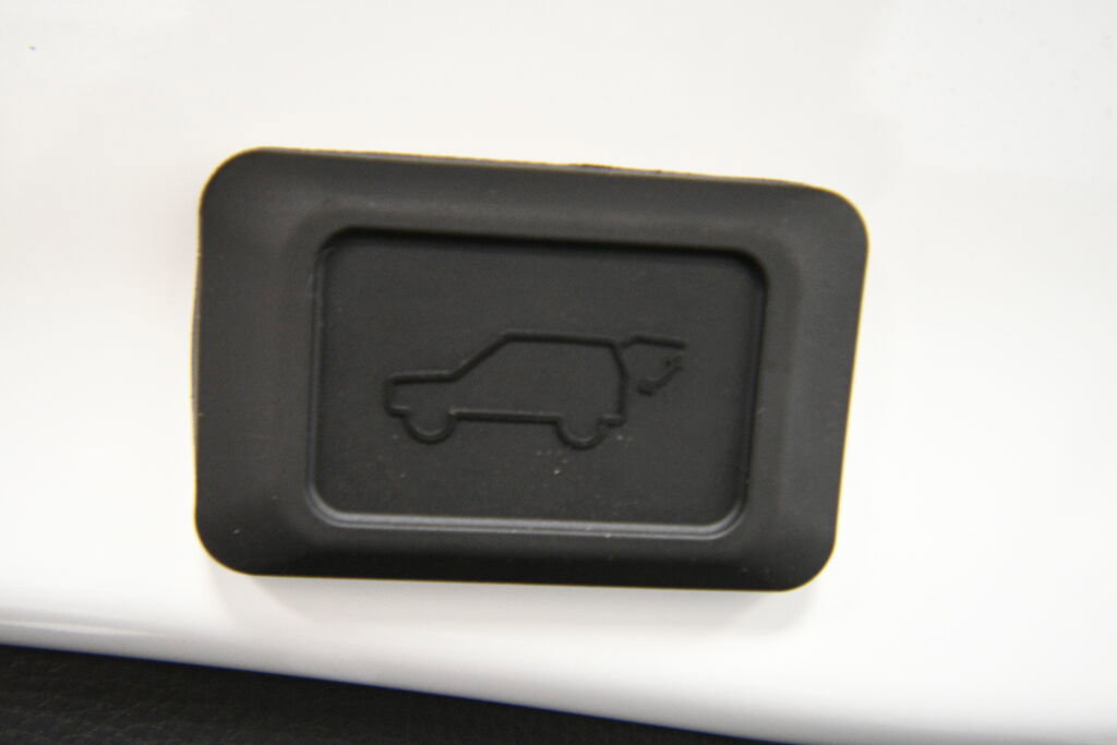 Used 2025 Toyota RAV4 XLE w/ Convenience Package image 24