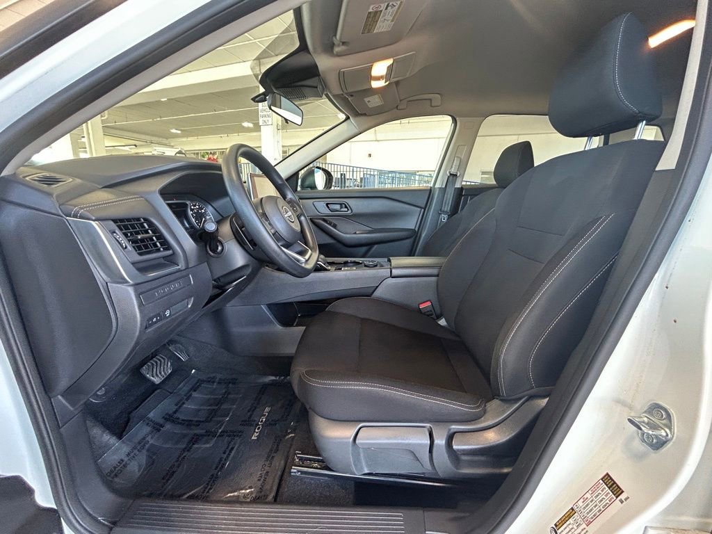 Used 2024 Nissan Rogue S image 10