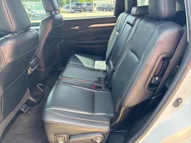 Used 2019 Toyota Highlander XLE image 15