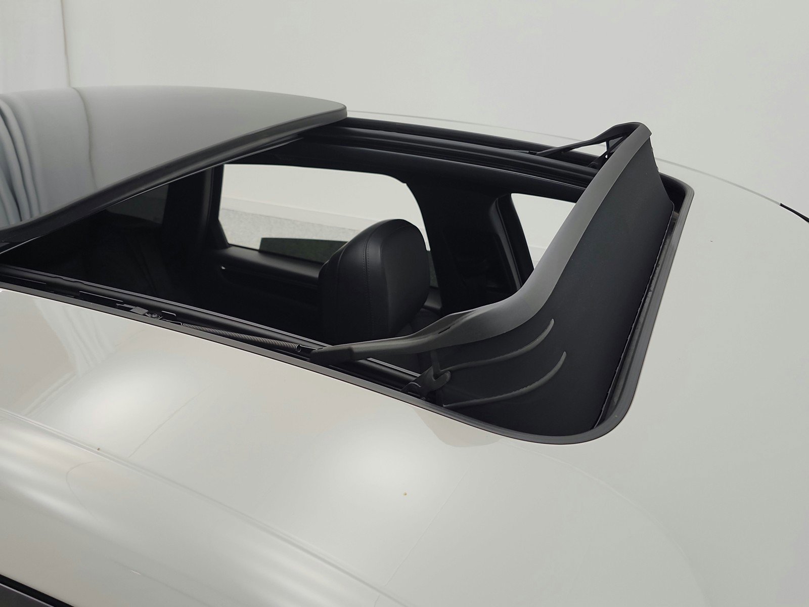 Used 2023 Porsche Macan S image 32