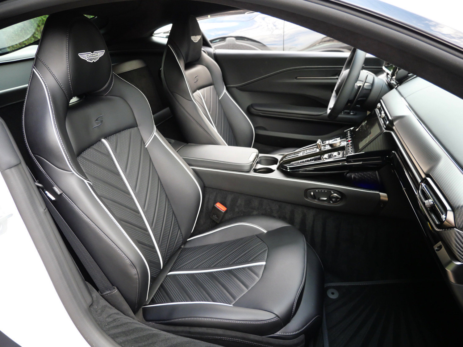 New 2026 Aston Martin V8 Vantage S RWD image 12